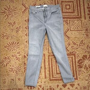 Universal Thread Women's Light Gray Skinny Jeans